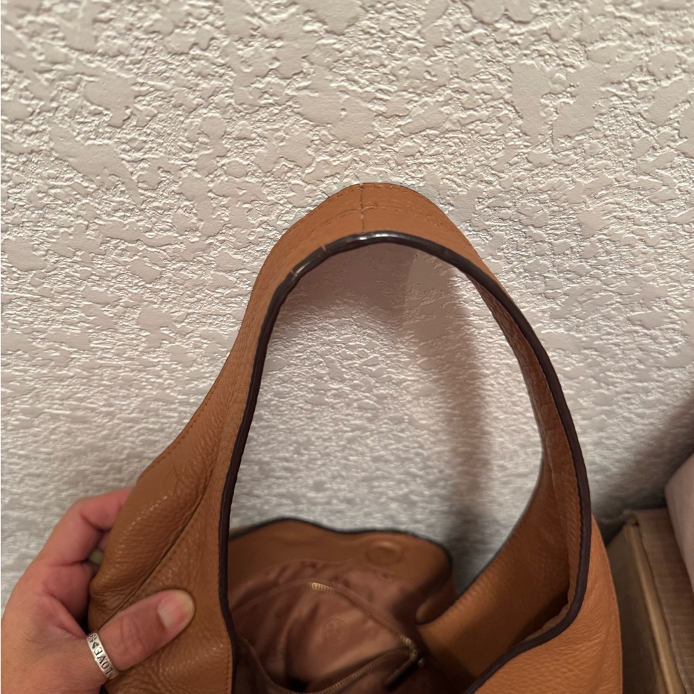 Tory Burch Tan Hobo Bag - Picture 16 of 16